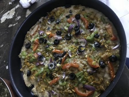 اليوم العشاء مفتوح انا حبيت اسوي شي مختلف : بيتزا...