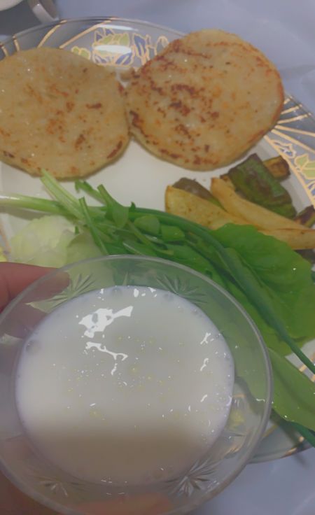 غدا اليوم. قطعتين دجاج وخضار ولبن قليل دسم