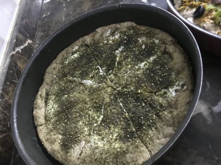 العشاء مفتوح كان النوع ثاني زعتر ولبنه  علو الدقيق...