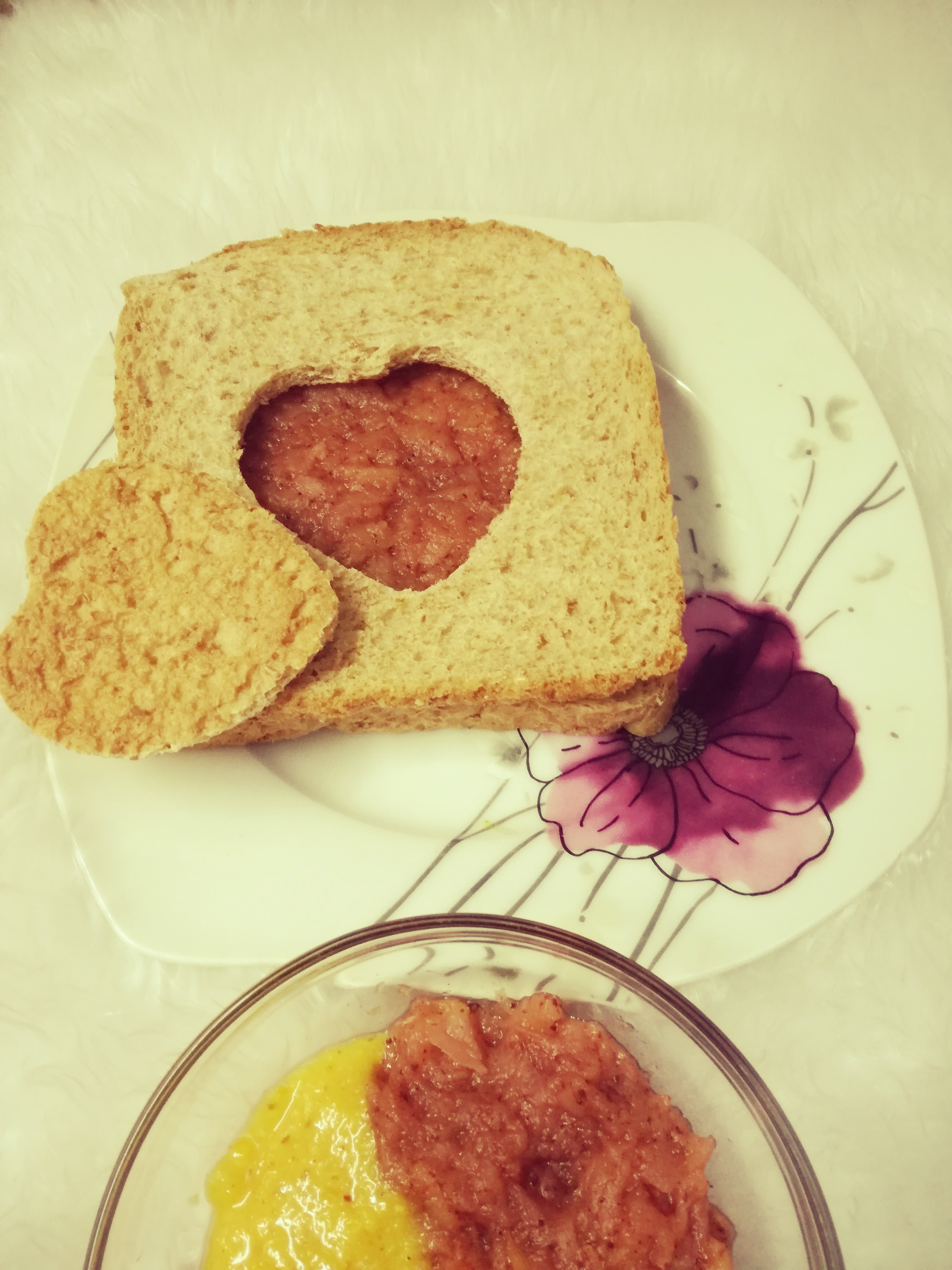 توست أسمر مع مربى لايت ،،مكونات مربى لايت ،،مكعبات...