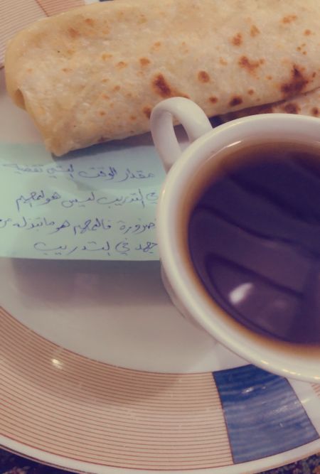 مشتركة في تحدي قروب كرين 1
فطيرة بالجبنة +شاي
