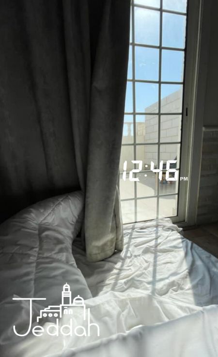 كن انت بسيط القلب 
سريع النسيان 
تغفر دون ان تحا...