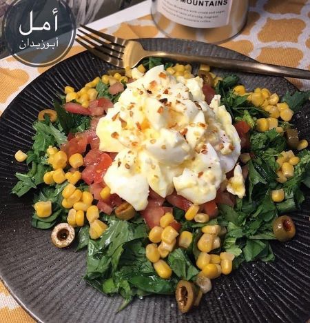 المكونات 
بقدونس وجرجير☘️، كرفس وممكن  خس?،ذره?،...