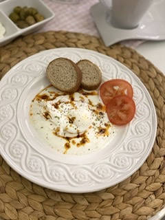 ١/زبادي قليل الدسم مع فص ثوم وفلفل اسود 
٢/بيض مس...