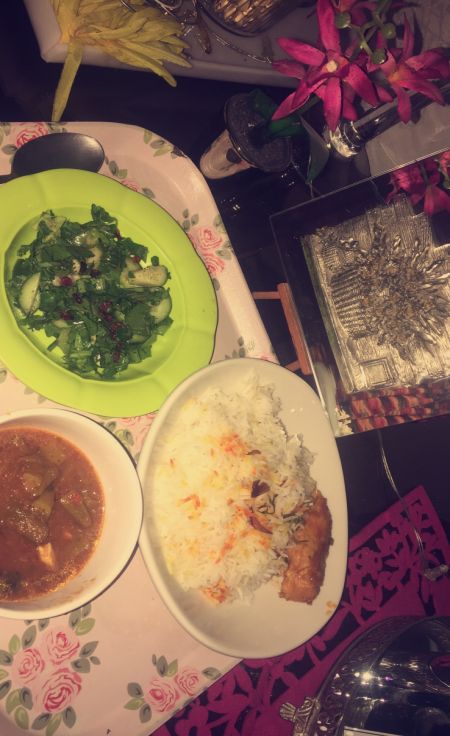 غدا  اليوم ارز ابيض وباميه وصدر دجاج صغير وسلطه جر...