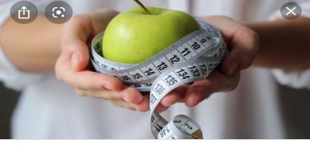 الإفطار
2 توست بنى  + ملعقة جبنه لايت + سلاطة + ك...