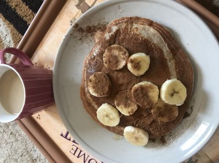 فطوري بان كيك الصحي ?
حبه بيض ?
رشة فانيليا وملح...